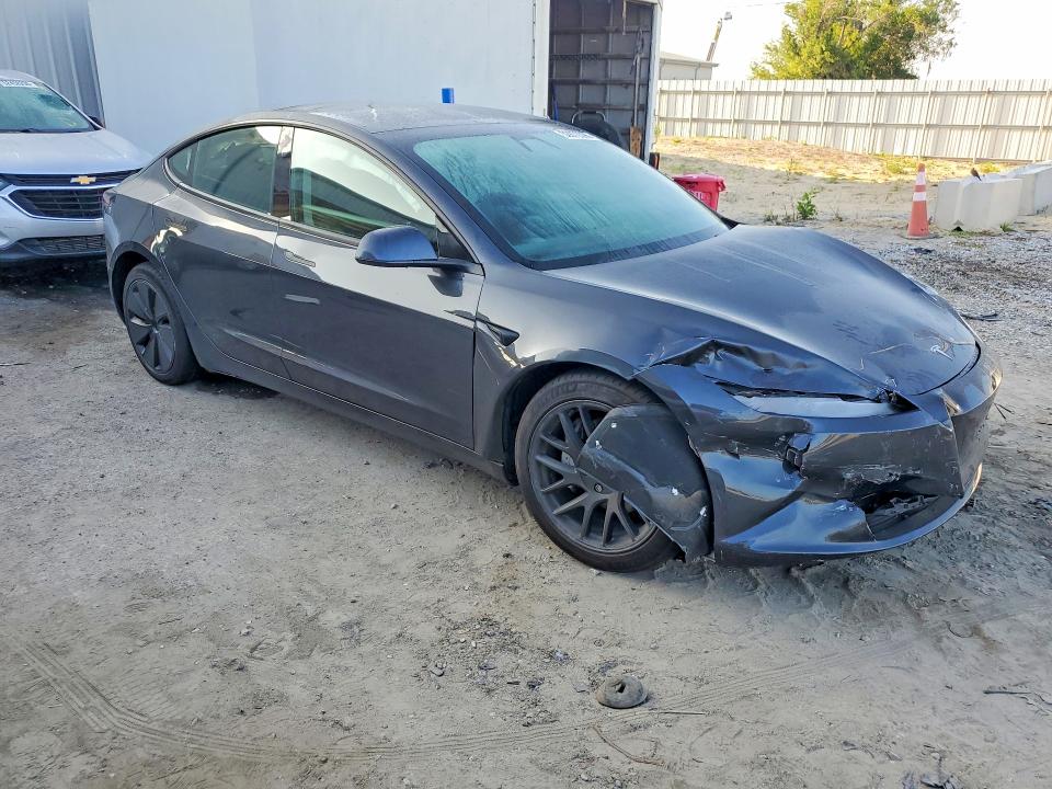 52872396 :رقم المزاد ، 5YJ3E1EA7SF030493 vin ، 2025 Tesla Model 3 مزاد بيع