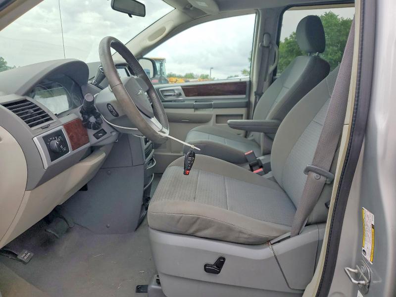 2010 Chrysler Town & Country მანქანა იყიდება აუქციონზე, vin: 2A4RR5D17AR104483, აუქციონის ნომერი: 53225206