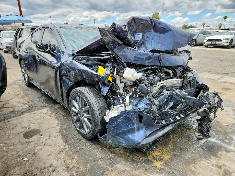 Продаж на аукціоні авто 2019 Mazda 3, vin: JM1BPAMM8K1143587, номер лоту: 52079906