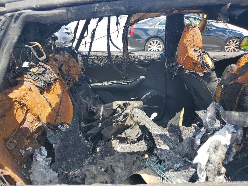 54669156 :رقم المزاد ، WA1CWBF17MD040771 vin ، 2021 Audi Sq8 مزاد بيع