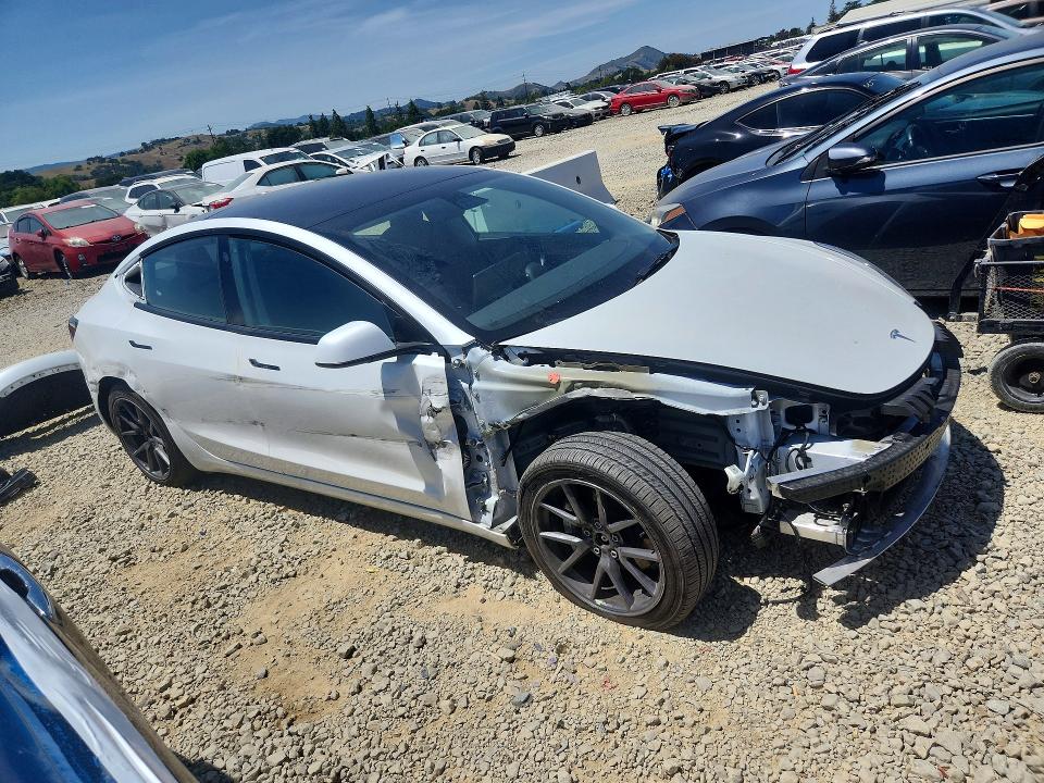 52858576 :رقم المزاد ، 5YJ3E1EB7NF197899 vin ، 2022 Tesla Model 3 مزاد بيع