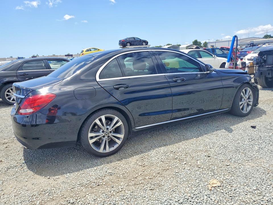 55457586 :رقم المزاد ، 55SWF4JB6JU236721 vin ، 2018 Mercedes-benz C مزاد بيع