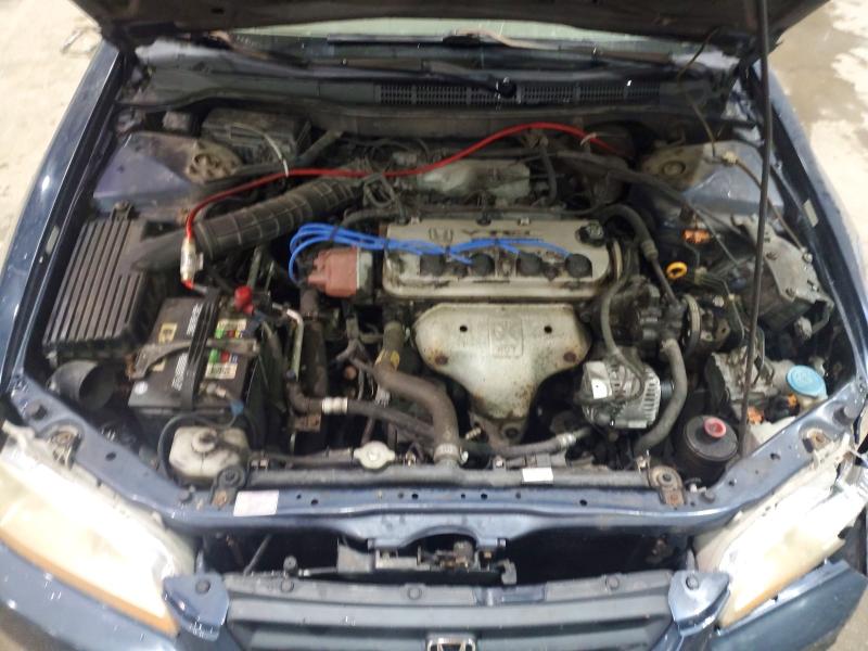 2000 Honda Accord მანქანა იყიდება აუქციონზე, vin: 1HGCG3258YA006428, აუქციონის ნომერი: 53621916