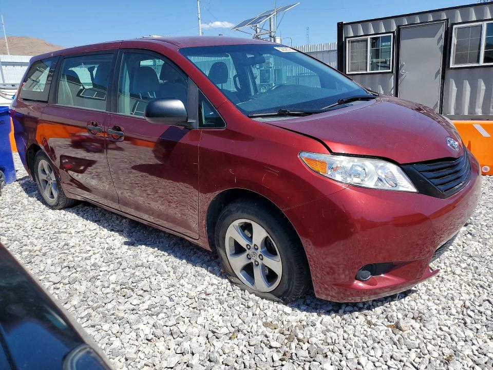 2017 Toyota Sienna მანქანა იყიდება აუქციონზე, vin: 5TDZZ3DCXHS889515, აუქციონის ნომერი: 52902576