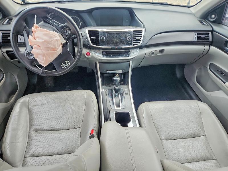 52301506 :رقم المزاد ، 1HGCR2F82FA191968 vin ، 2015 Honda Accord مزاد بيع