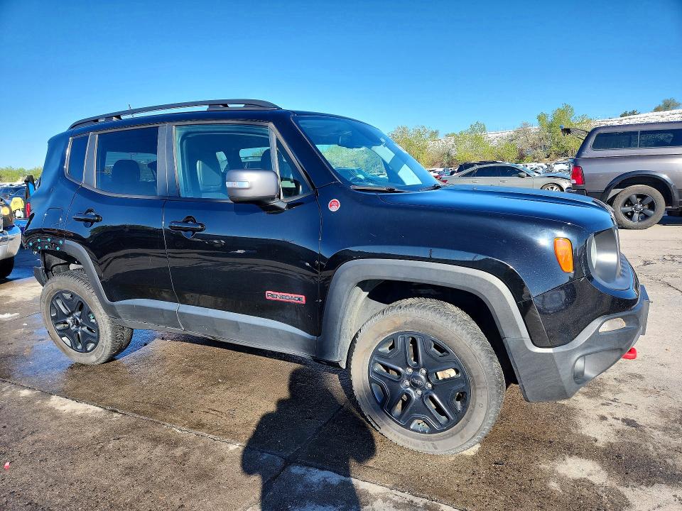 52327496 :رقم المزاد ، ZACCJBCB7JPH58979 vin ، 2018 Jeep Renegade مزاد بيع