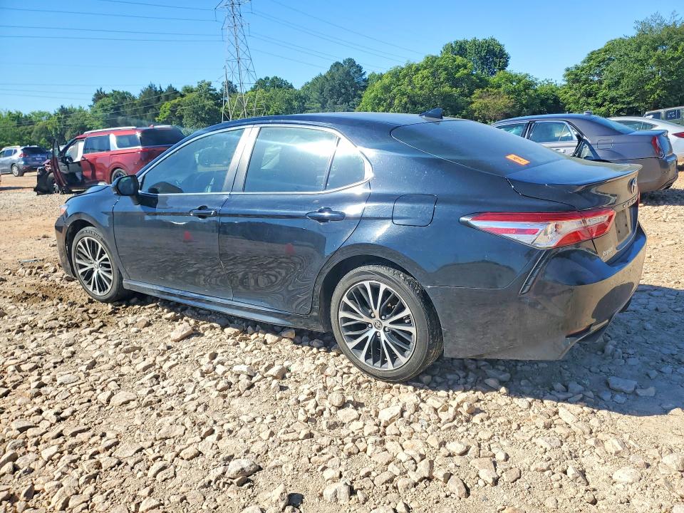 53598916 :رقم المزاد ، 4T1G11AK6LU509889 vin ، 2020 Toyota Camry مزاد بيع