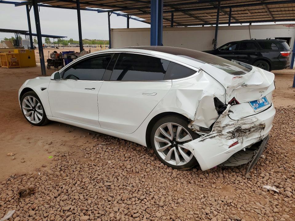 52228206 :رقم المزاد ، 5YJ3E1EA7JF020478 vin ، 2018 Tesla Model 3 مزاد بيع