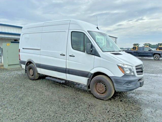 47144196 :رقم المزاد ، WD3PE7CDXJP618033 vin ، 2018 Mercedes Benz Sprinter مزاد بيع