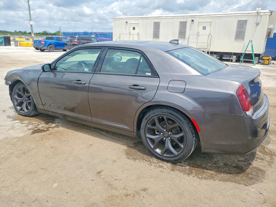 53093756 :رقم المزاد ، 2C3CCABG2PH641097 vin ، 2023 Chrysler 300 مزاد بيع
