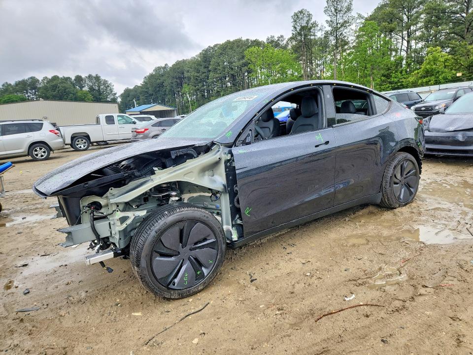 53284916 :رقم المزاد ، 7SAYGDED8TA661329 vin ، 2026 Tesla Model Y مزاد بيع