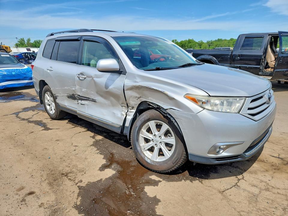 54771626 :رقم المزاد ، 5TDBK3EH4BS065890 vin ، 2011 Toyota Highlander مزاد بيع