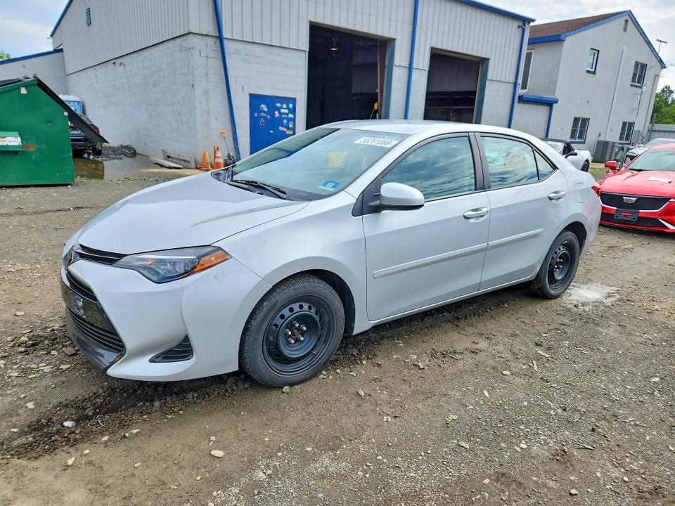 55201086 :رقم المزاد ، 2T1BURHE1HC939726 vin ، 2017 Toyota Corolla مزاد بيع