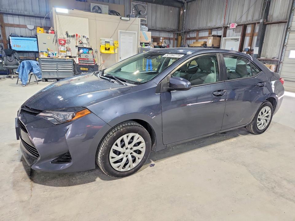 52764776 :رقم المزاد ، 5YFBURHE0JP844581 vin ، 2018 Toyota Corolla مزاد بيع