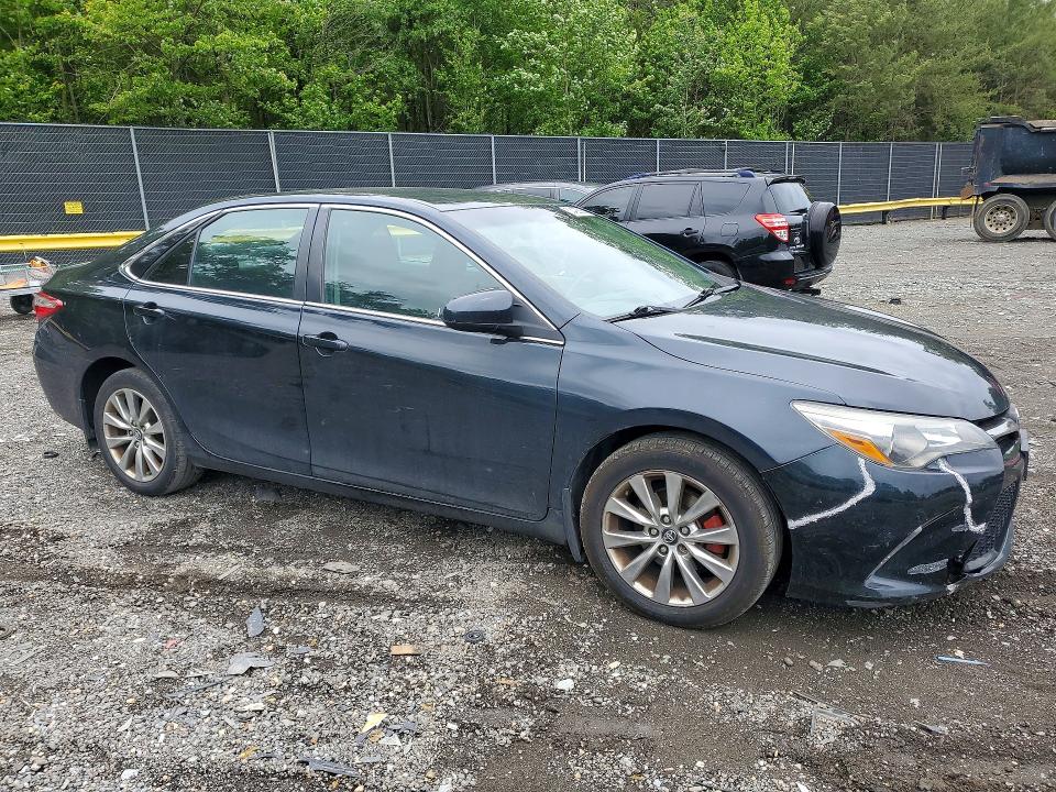 52428506 :رقم المزاد ، 4T1BF1FKXFU041786 vin ، 2015 Toyota Camry مزاد بيع