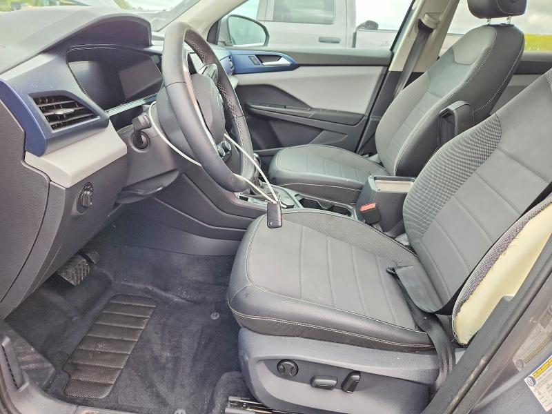 53734696 :رقم المزاد ، 3VVLX7B2XNM098718 vin ، 2022 Volkswagen Taos مزاد بيع