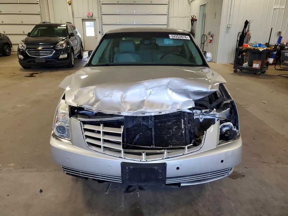 54252876 :رقم المزاد ، 1G6KH5E65BU110732 vin ، 2011 Cadillac Dts مزاد بيع