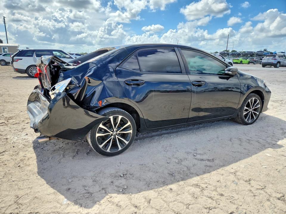 2018 Toyota Corolla მანქანა იყიდება აუქციონზე, vin: 5YFBURHE5JP792445, აუქციონის ნომერი: 53575386