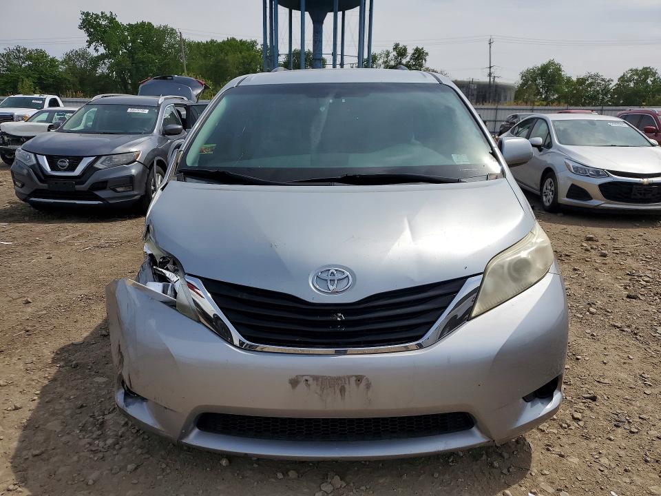 54621566 :رقم المزاد ، 5TDKK3DC1CS192247 vin ، 2012 Toyota Sienna مزاد بيع