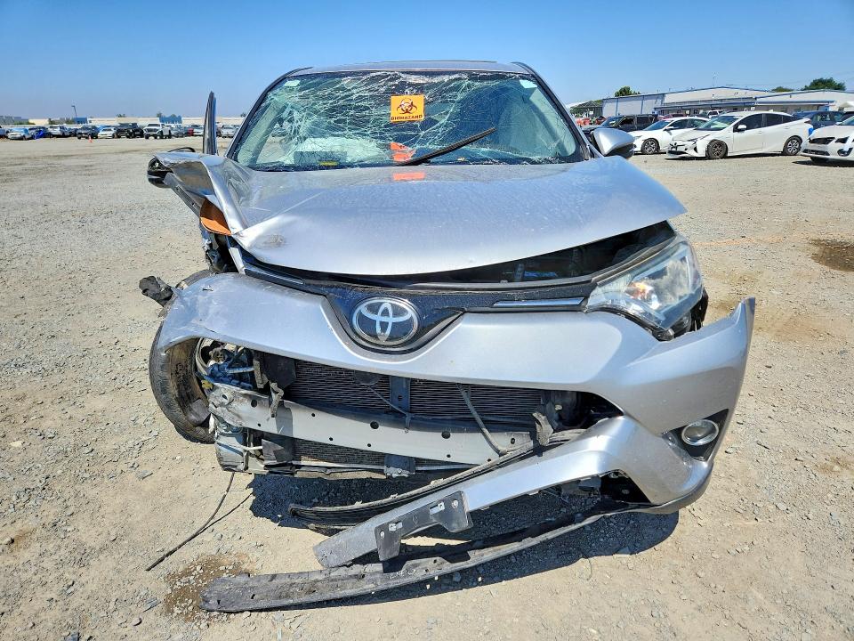 Продажа на аукционе авто 2018 Toyota Rav4, vin: JTMWFREV0JJ164863, номер лота: 53796966