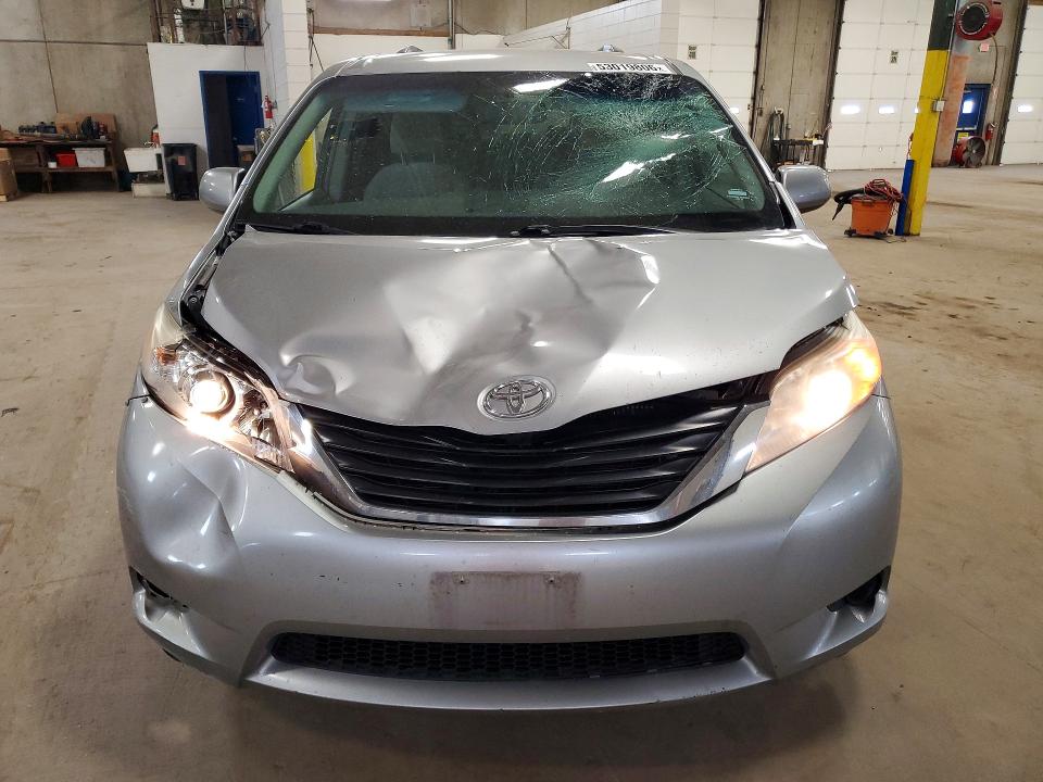 Продажа на аукционе авто 2011 Toyota Sienna, vin: 5TDKK3DC4BS042194, номер лота: 53019806