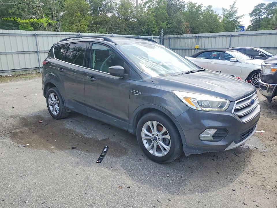 2017 Ford Escape მანქანა იყიდება აუქციონზე, vin: 1FMCU0GD2HUB72900, აუქციონის ნომერი: 55505546