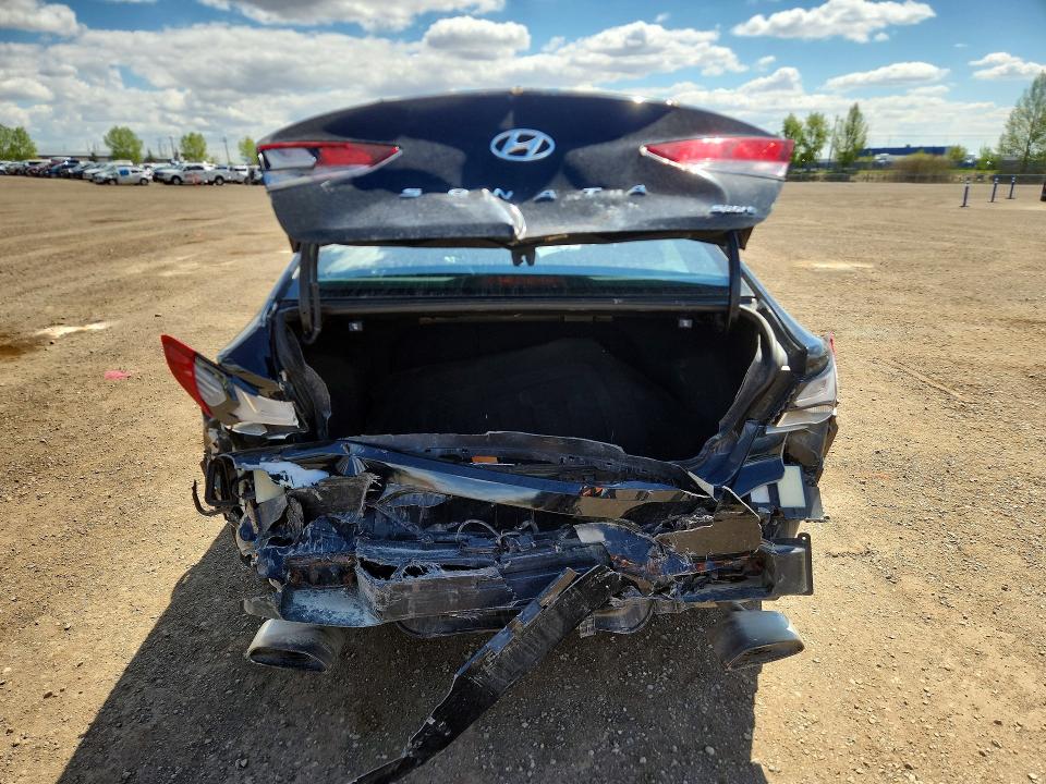 2018 Hyundai Sonata Limited 4dr მანქანა იყიდება აუქციონზე, vin: 5NPE34AF8JH698126, აუქციონის ნომერი: 53905356