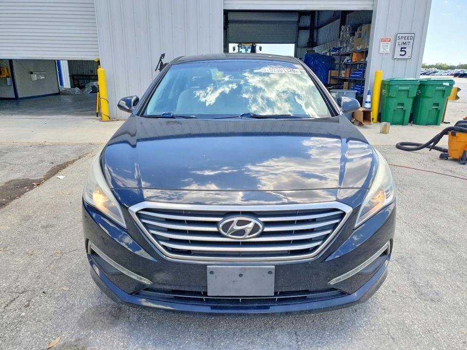52301126 :رقم المزاد ، 5NPE24AFXFH024098 vin ، 2015 Hyundai Sonata مزاد بيع