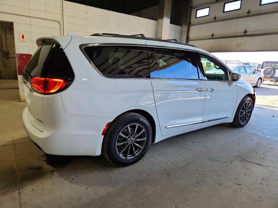 Продажа на аукционе авто 2017 Chrysler Pacifica, vin: 2C4RC1GG6HR506859, номер лота: 54551816