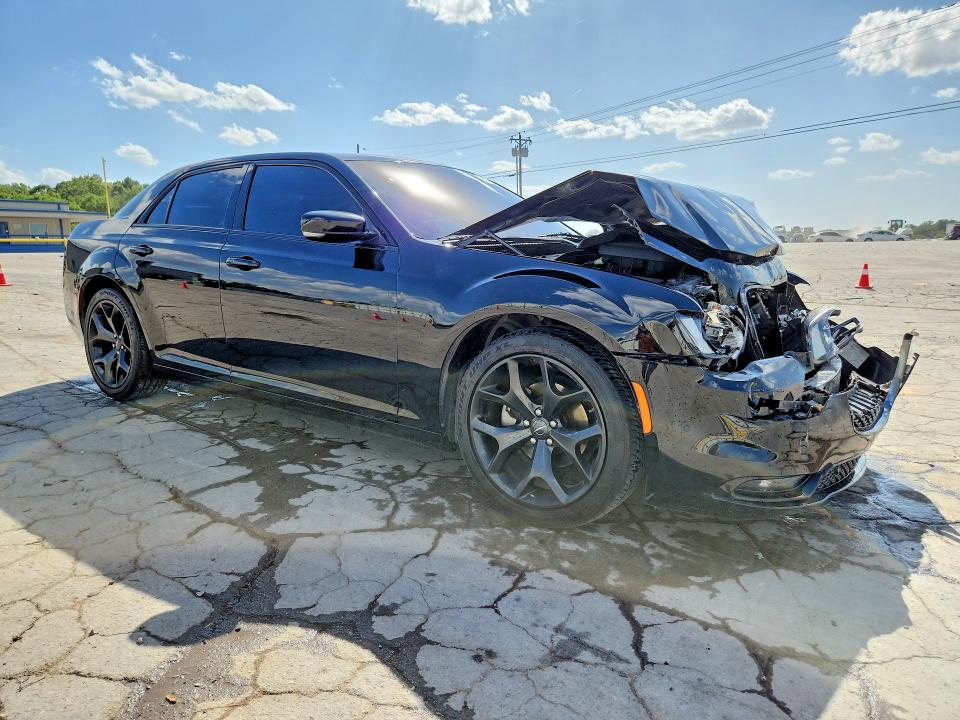 53424826 :رقم المزاد ، 2C3CCABG3NH130897 vin ، 2022 Chrysler 300 مزاد بيع