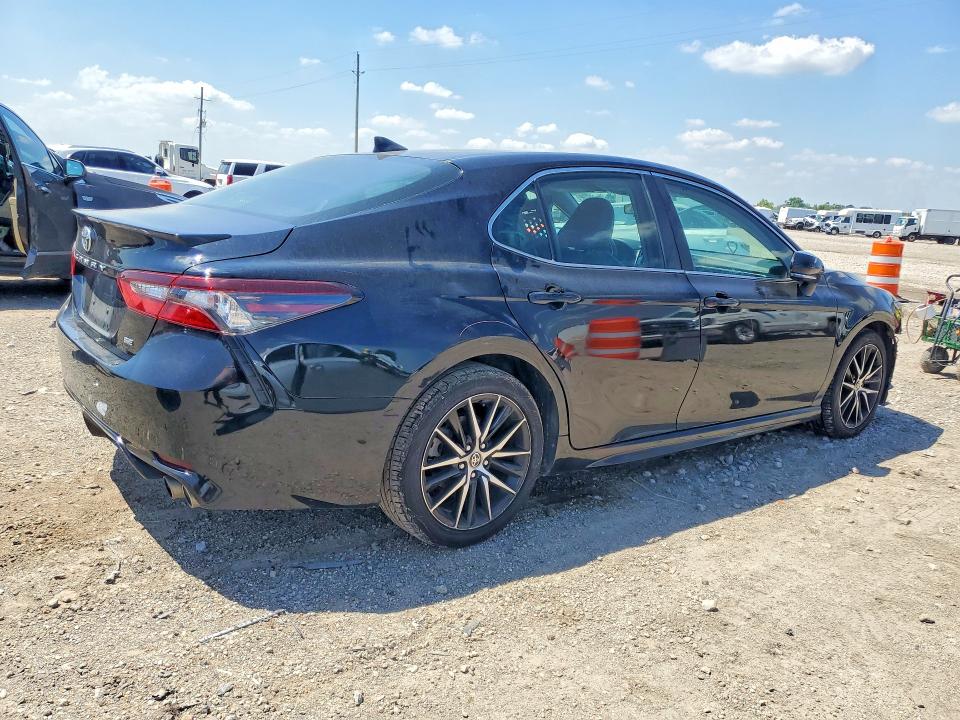 Продаж на аукціоні авто 2022 Toyota Camry, vin: 4T1G11AK2NU625304, номер лоту: 53390546