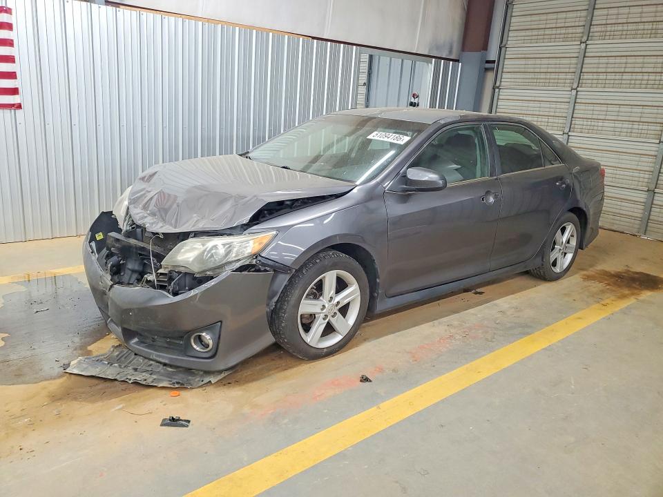 51094186 :رقم المزاد ، 4T1BF1FK6DU270138 vin ، 2013 Toyota Camry مزاد بيع