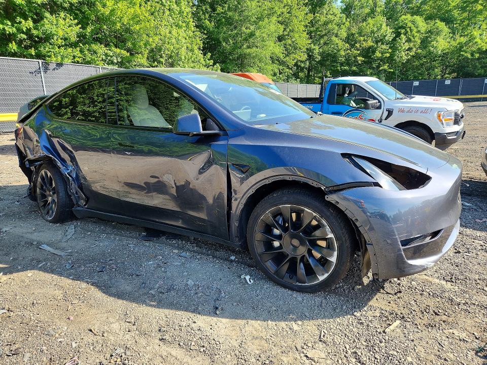 Продажа на аукционе авто 2023 Tesla Model Y, vin: 7SAYGDEEXPF852963, номер лота: 53453356