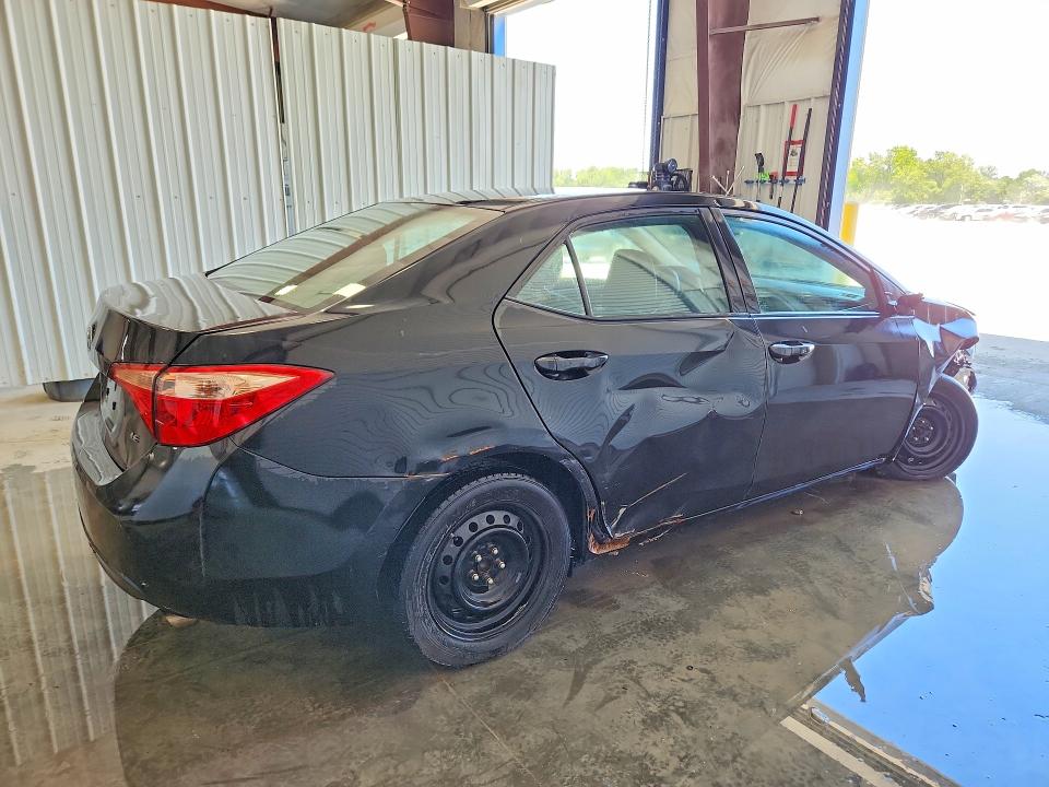 2018 Toyota Corolla მანქანა იყიდება აუქციონზე, vin: 5YFBURHE3JP855798, აუქციონის ნომერი: 49151376