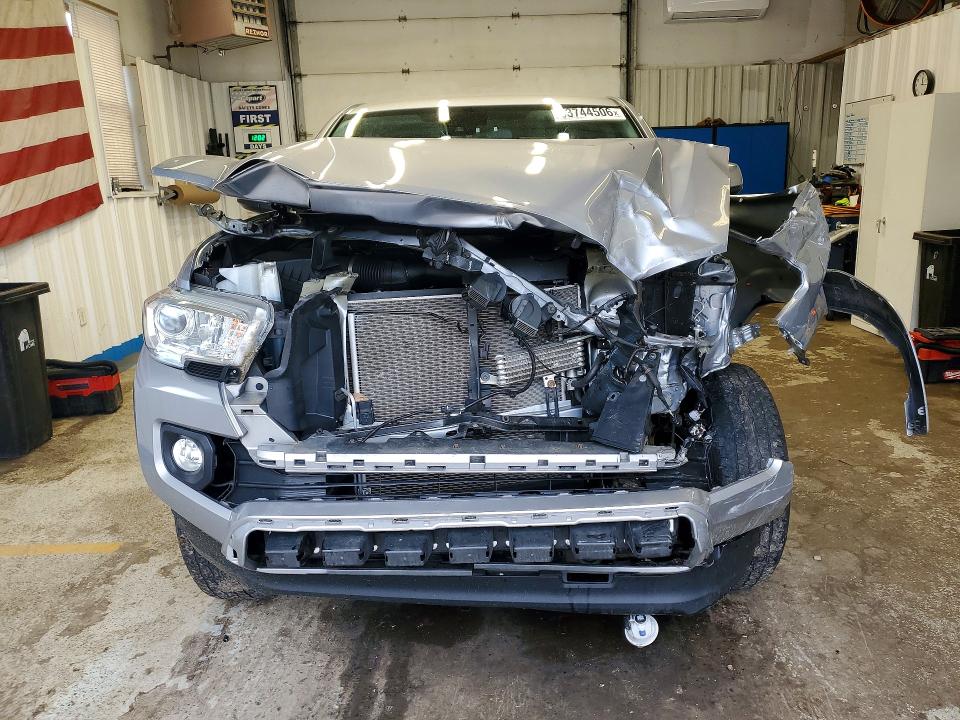 53744506 :رقم المزاد ، 3TMCZ5AN1LM326742 vin ، 2020 Toyota Tacoma مزاد بيع