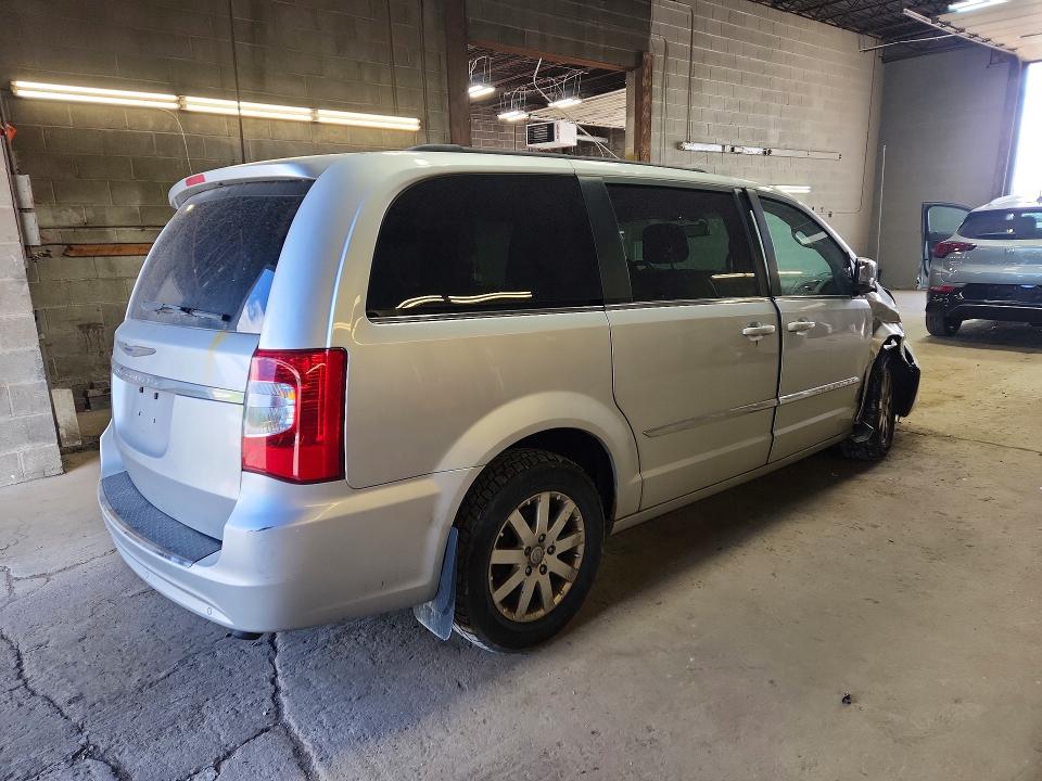 2011 Chrysler Town & Country მანქანა იყიდება აუქციონზე, vin: 2A4RR8DG0BR631594, აუქციონის ნომერი: 55288176