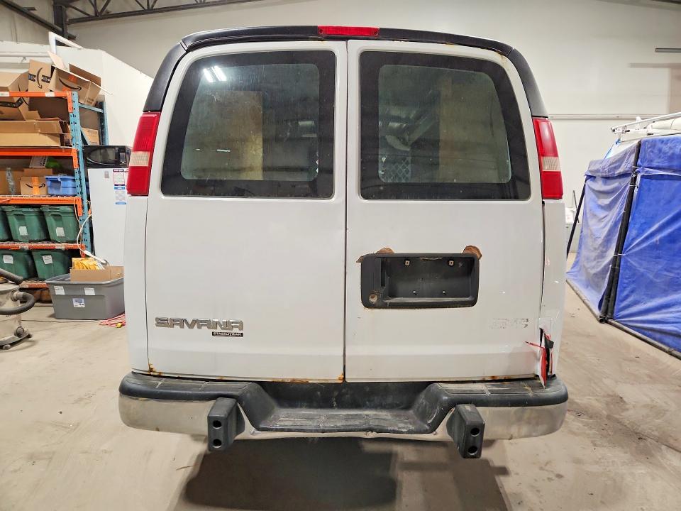 52675206 :رقم المزاد ، 1GTW7FCF2F1174292 vin ، 2015 Gmc Savana مزاد بيع
