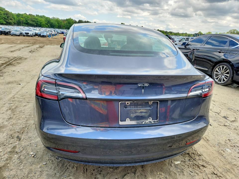 53410446 :رقم المزاد ، 5YJ3E1EA3JF153710 vin ، 2018 Tesla Model 3 مزاد بيع