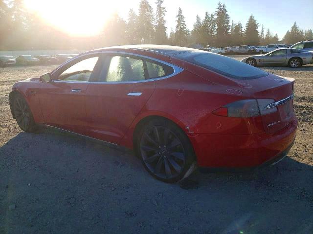 55058256 :رقم المزاد ، 5YJSA1E18FF118157 vin ، 2015 Tesla Model S مزاد بيع