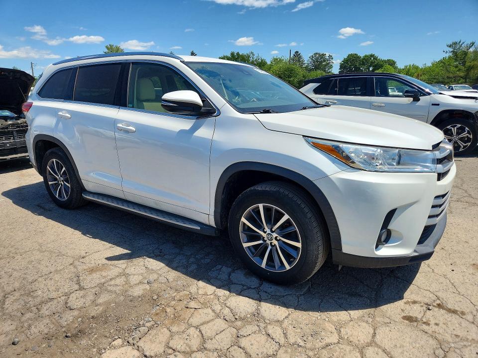 54560946 :رقم المزاد ، 5TDKZRFH5HS193139 vin ، 2017 Toyota Highlander مزاد بيع