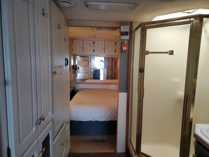 1999 Roadmaster Recreational Vehicle (rv) მანქანა იყიდება აუქციონზე, vin: 1RF120513X2007015, აუქციონის ნომერი: 53918506