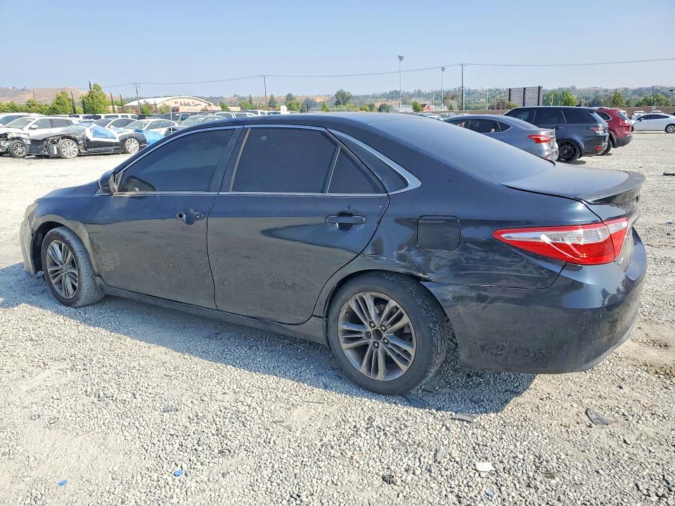 53401736 :رقم المزاد ، 4T1BF1FK4FU499761 vin ، 2015 Toyota Camry مزاد بيع