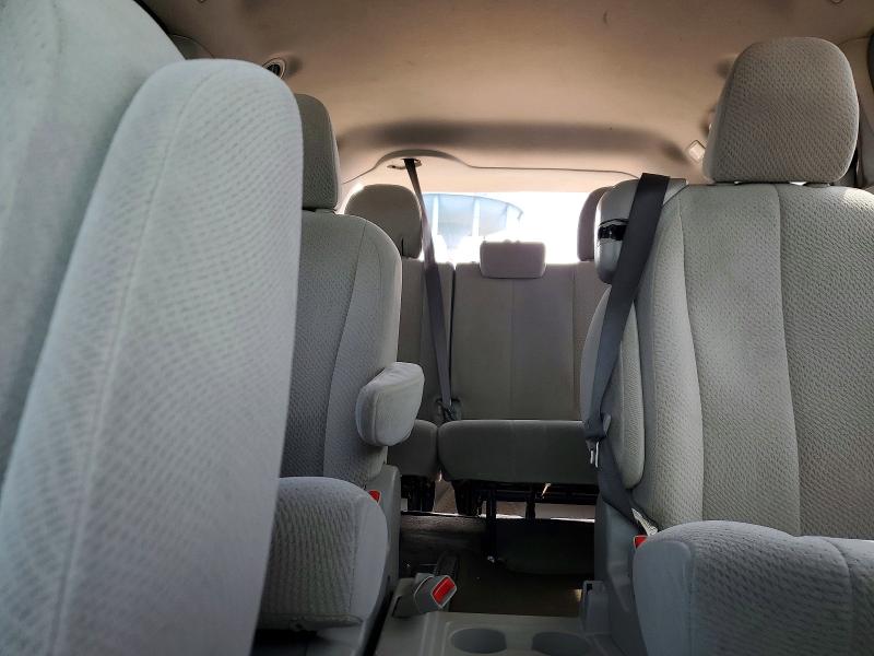 54621566 :رقم المزاد ، 5TDKK3DC1CS192247 vin ، 2012 Toyota Sienna مزاد بيع