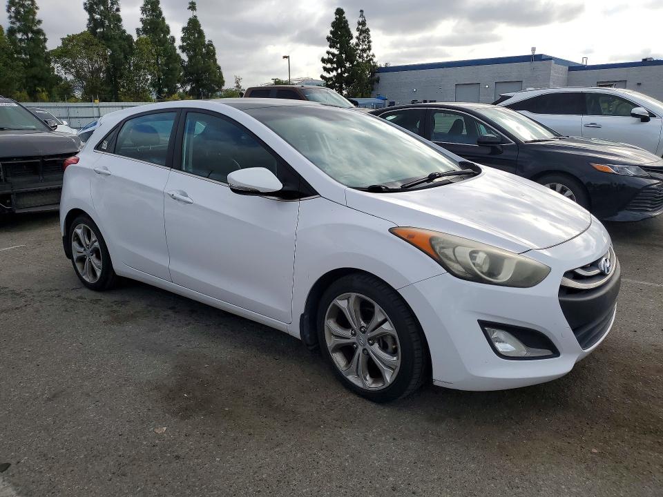 2014 Hyundai Elantra Gt მანქანა იყიდება აუქციონზე, vin: KMHD35LH0EU229202, აუქციონის ნომერი: 51036226