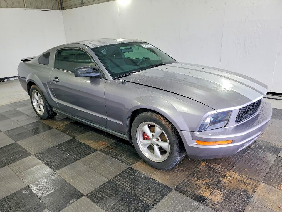 52526106 :رقم المزاد ، 1ZVFT80N675288418 vin ، 2007 Ford Mustang مزاد بيع
