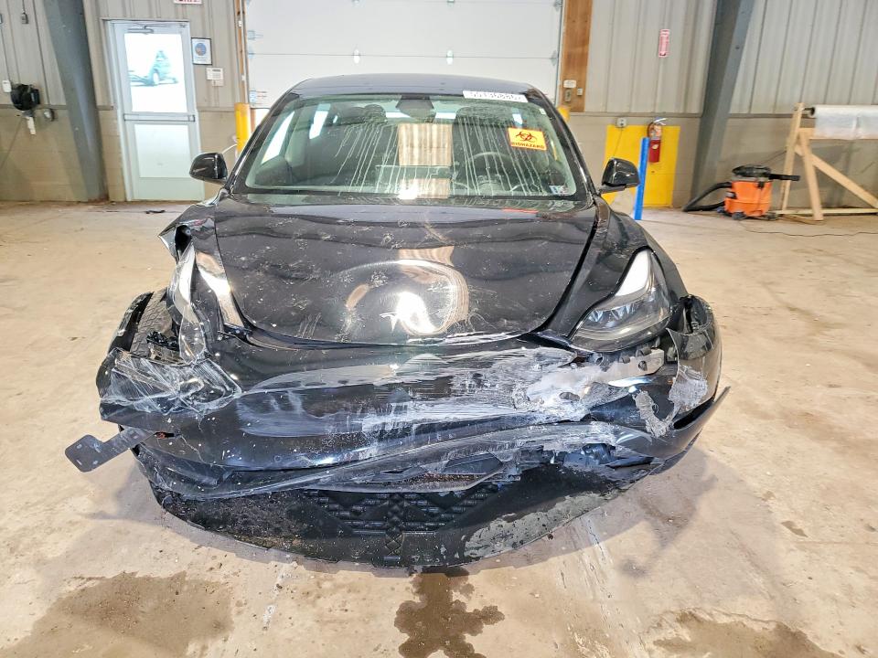 55136886 :رقم المزاد ، 5YJ3E1EB7NF332413 vin ، 2022 Tesla Model 3 مزاد بيع
