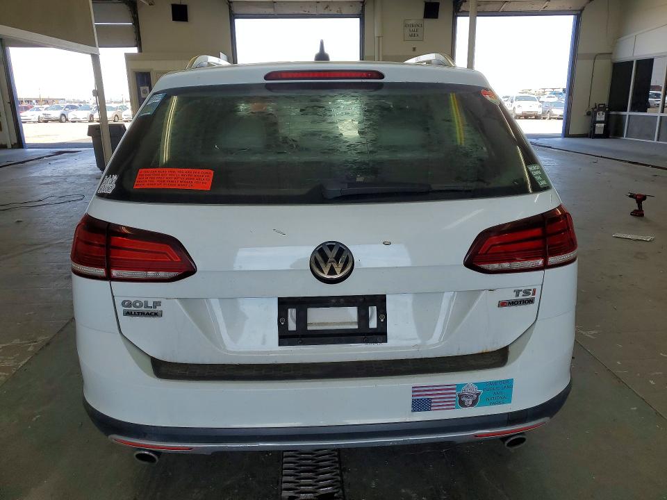 54723306 :رقم المزاد ، 3VWM17AU1JM759437 vin ، 2018 Volkswagen Golf Alltrack مزاد بيع
