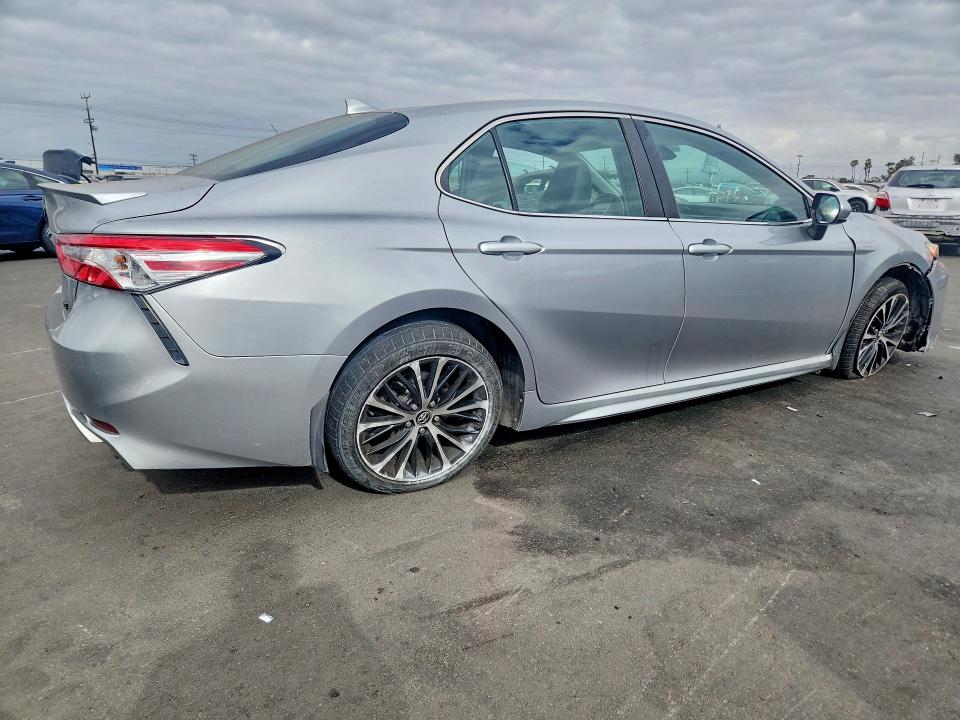 Продаж на аукціоні авто 2020 Toyota Camry, vin: 4T1G11AKXLU924150, номер лоту: 54825206