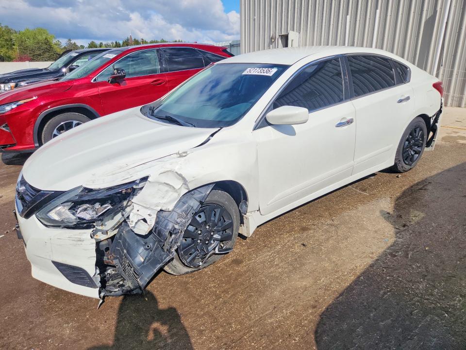 2018 Nissan Altima მანქანა იყიდება აუქციონზე, vin: 1N4AL3AP6JC201738, აუქციონის ნომერი: 52173536