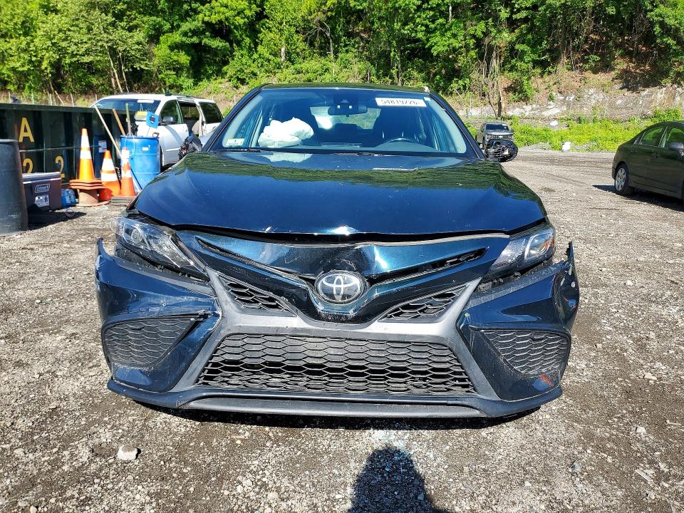 Продаж на аукціоні авто 2021 Toyota Camry, vin: 4T1G11AK3MU601382, номер лоту: 54819226
